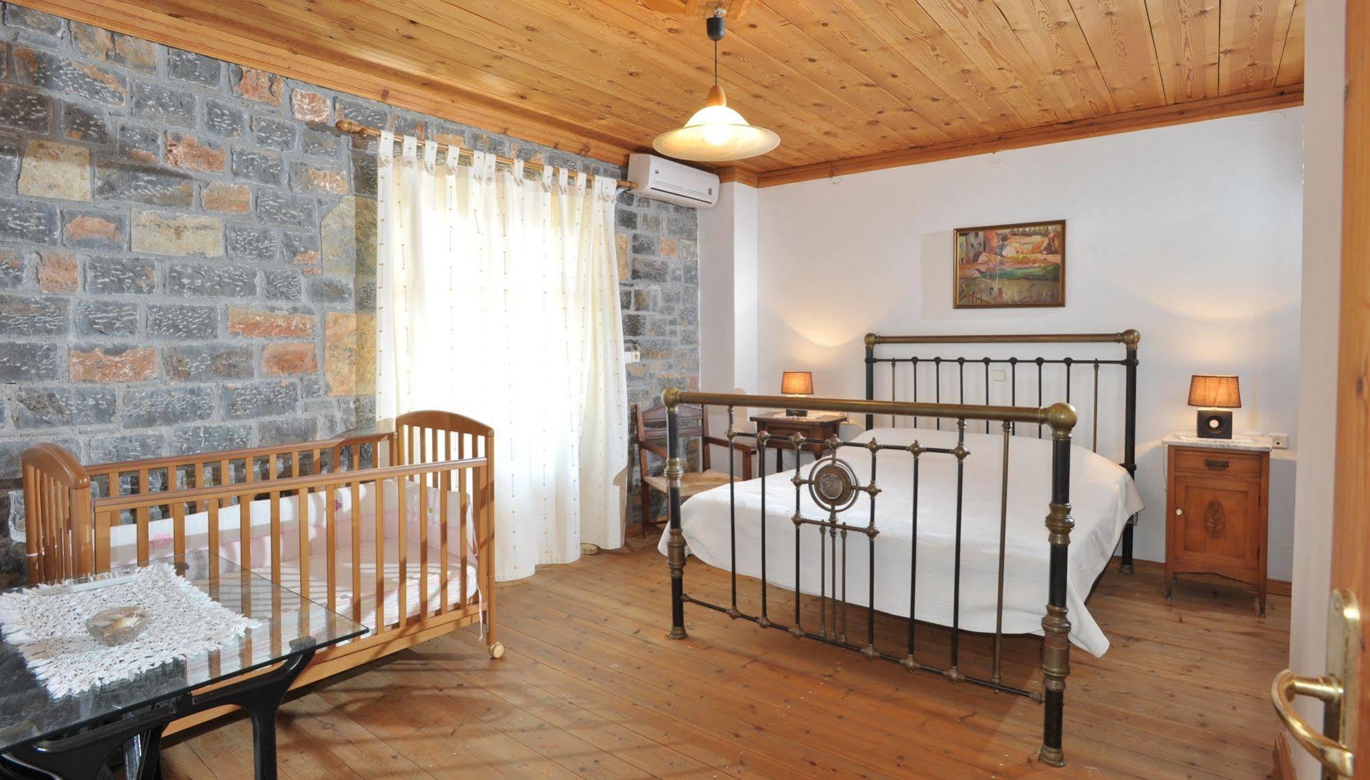Giannikakis Villas Istron Esterno foto