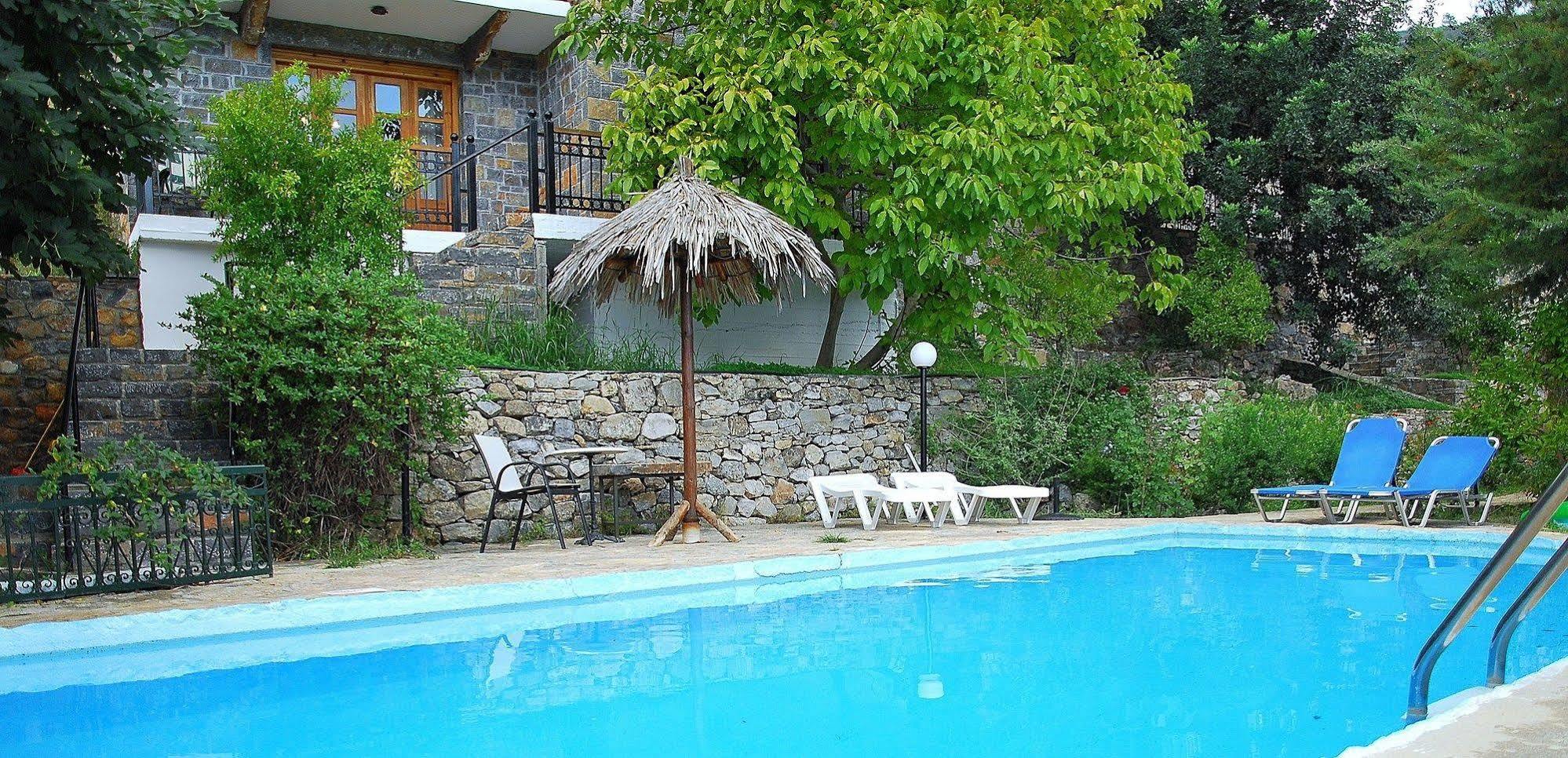 Giannikakis Villas Istron Esterno foto